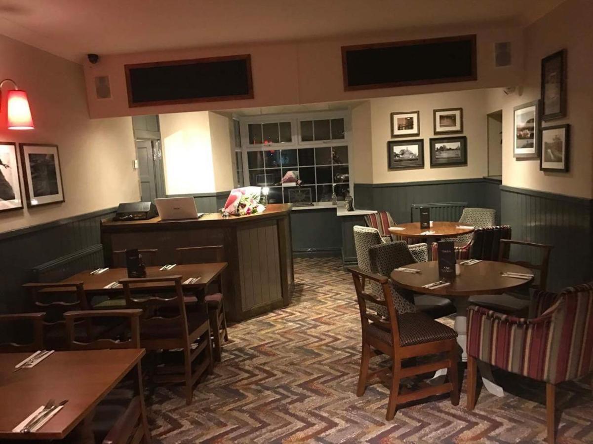 The Ynyscedwyn Arms Hotel Swansea Exteriör bild
