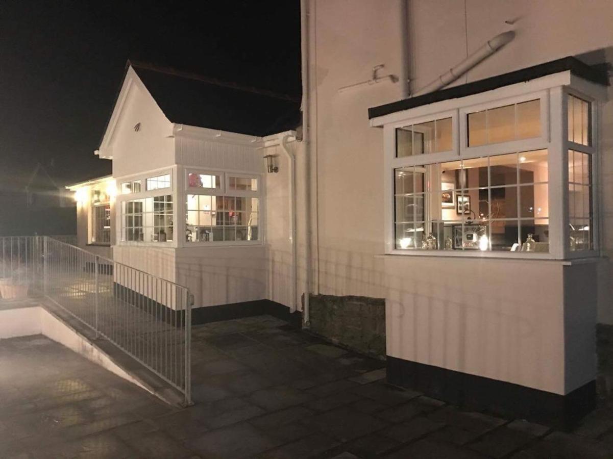 The Ynyscedwyn Arms Hotel Swansea Exteriör bild